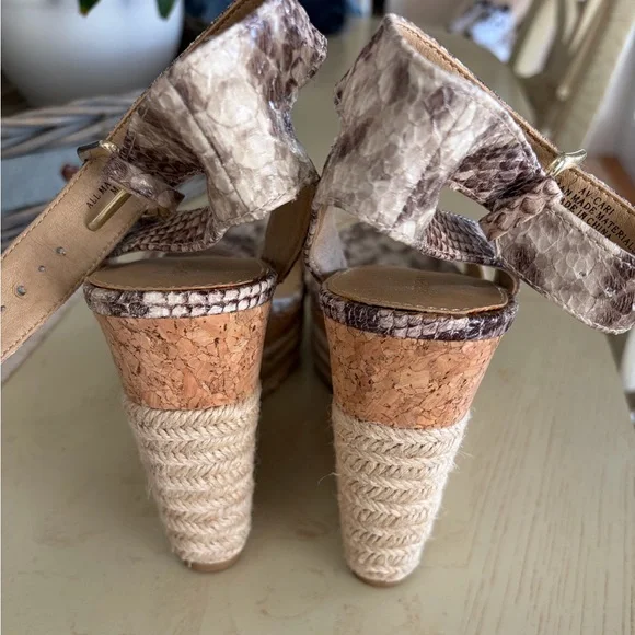 AV Wedge Sandals - Snakeskin Women’s  Size 7 - Picture 4 of 6